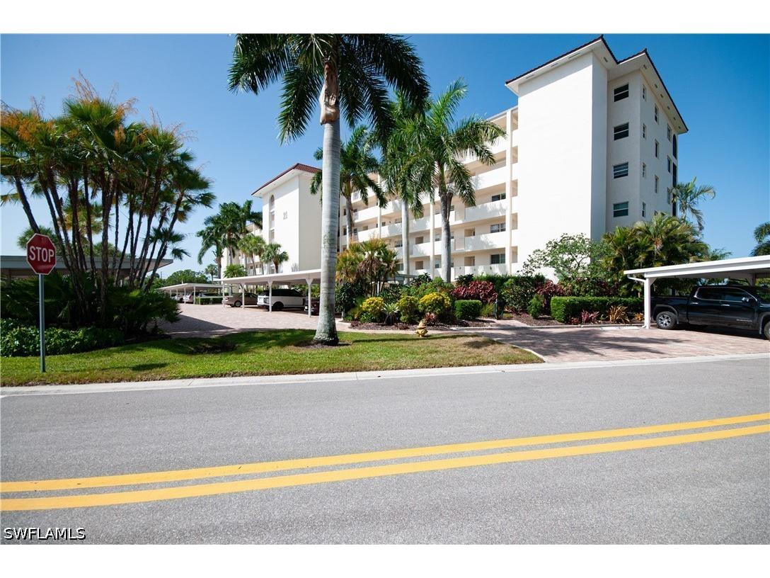 21 High Point Circle E #305 Naples FL 34103 226025727 image5