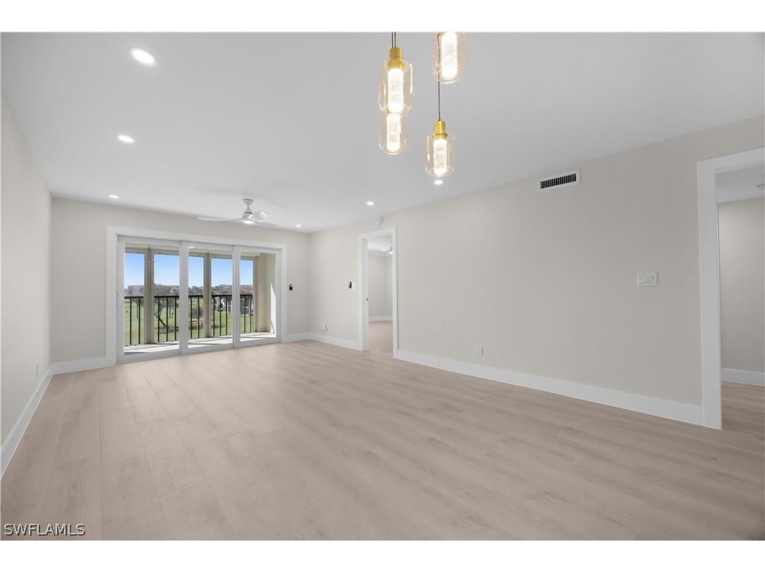 21 High Point Circle E #409 Naples FL 34103 226007315 image2