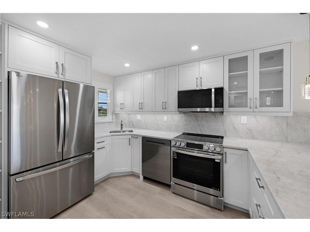 21 High Point Circle E #409 Naples FL 34103 226007315 image23