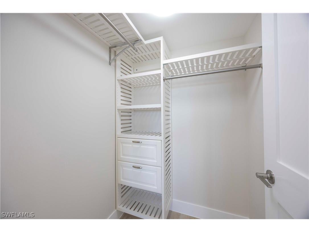 21 High Point Circle E #409 Naples FL 34103 226007315 image9