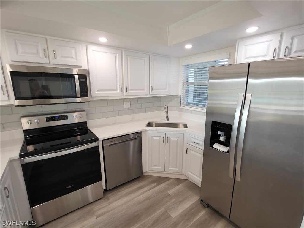 21 High Point Circle E #504 Naples FL 34103 223021845 image1