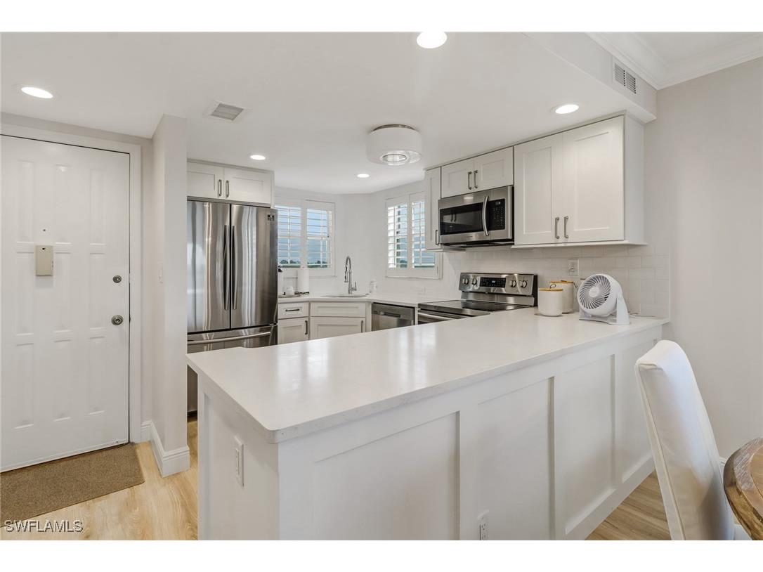 21 High Point Circle E #601 Naples FL 34103 225083323 image10