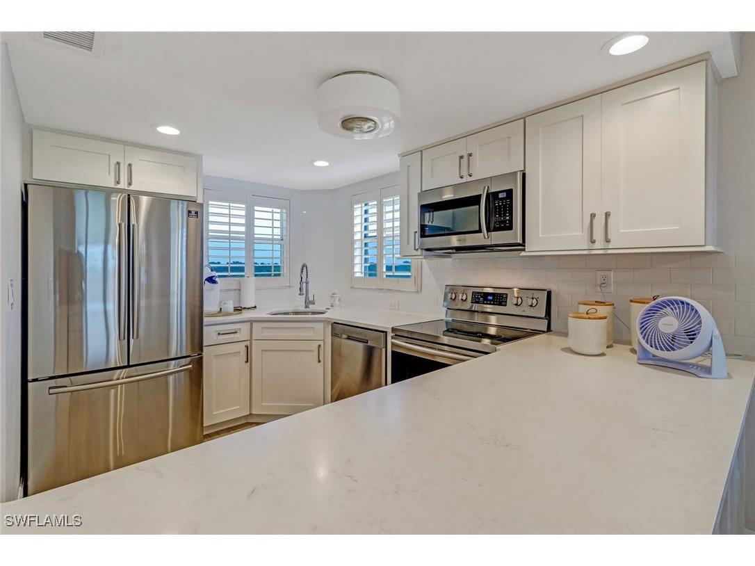 21 High Point Circle E #601 Naples FL 34103 225083323 image11