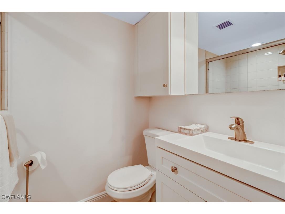 21 High Point Circle E #601 Naples FL 34103 225083323 image16