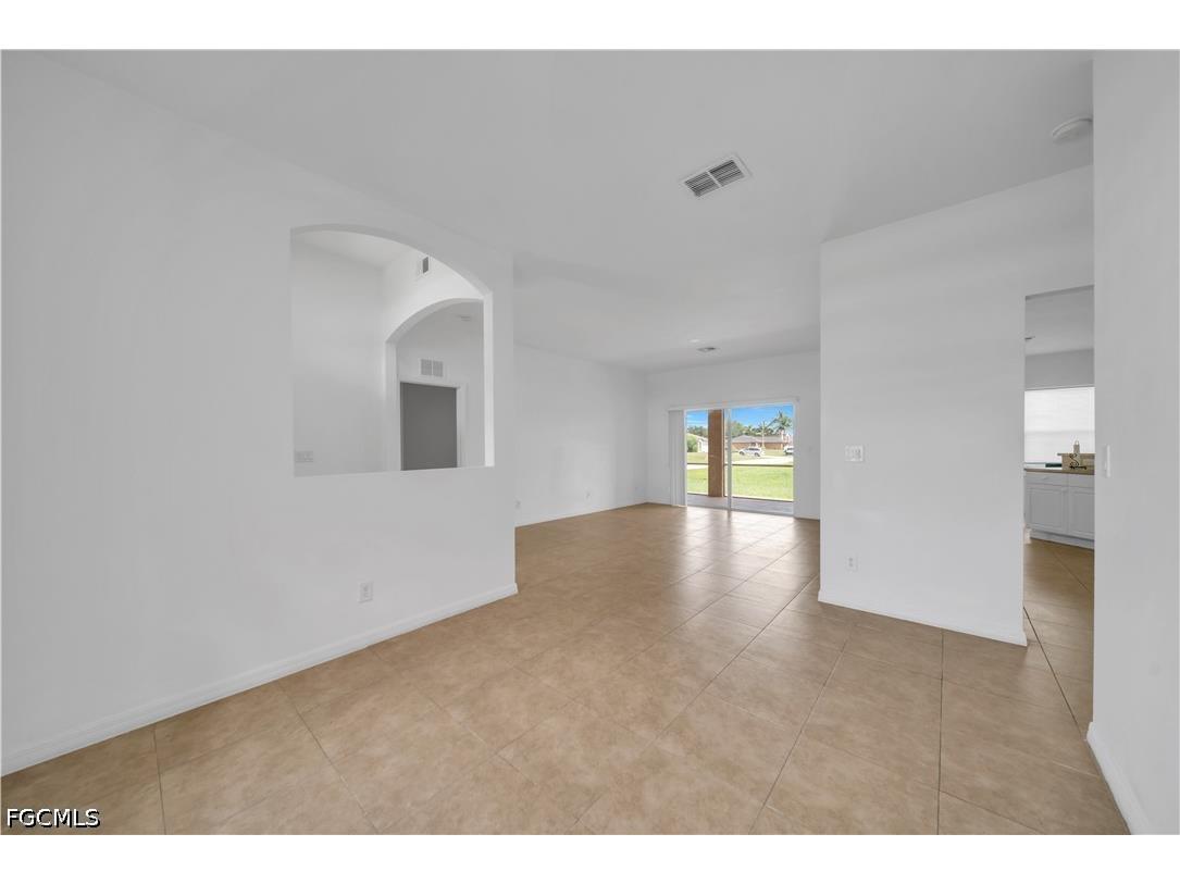 21 Kismet Parkway E Cape Coral FL 33909 2026026941 image6