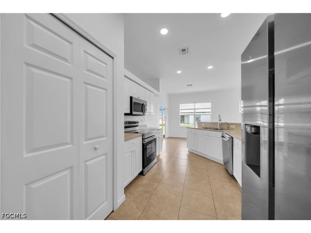 21 Kismet Parkway E Cape Coral FL 33909 2026026941 image7