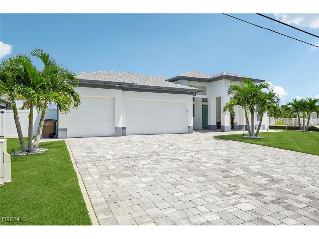 21 SW 21st Street Cape Coral FL 33991 2025006043 image1
