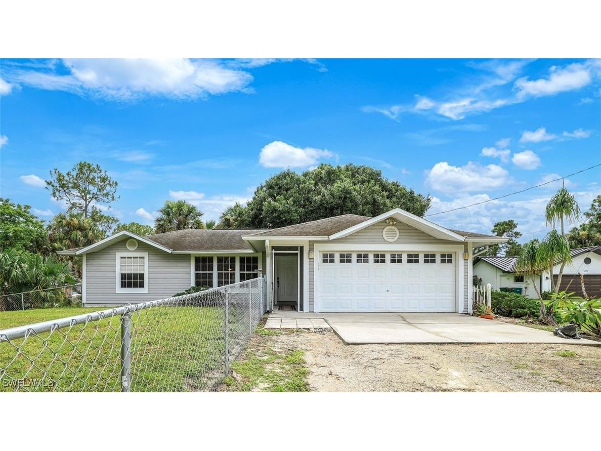 210 14th Street NE Naples FL 34120 224065740 image1