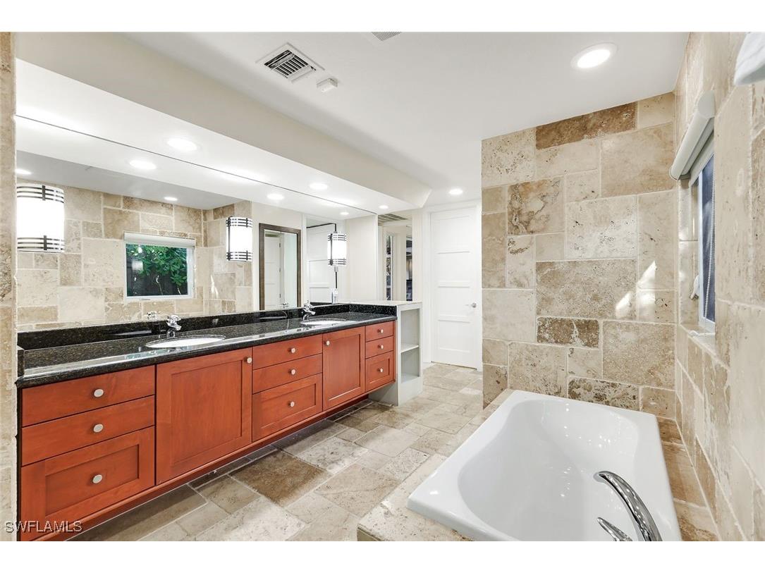 210 Central Avenue Naples FL 34102 226001201 image19