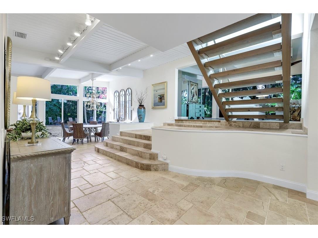 210 Central Avenue Naples FL 34102 226001201 image7