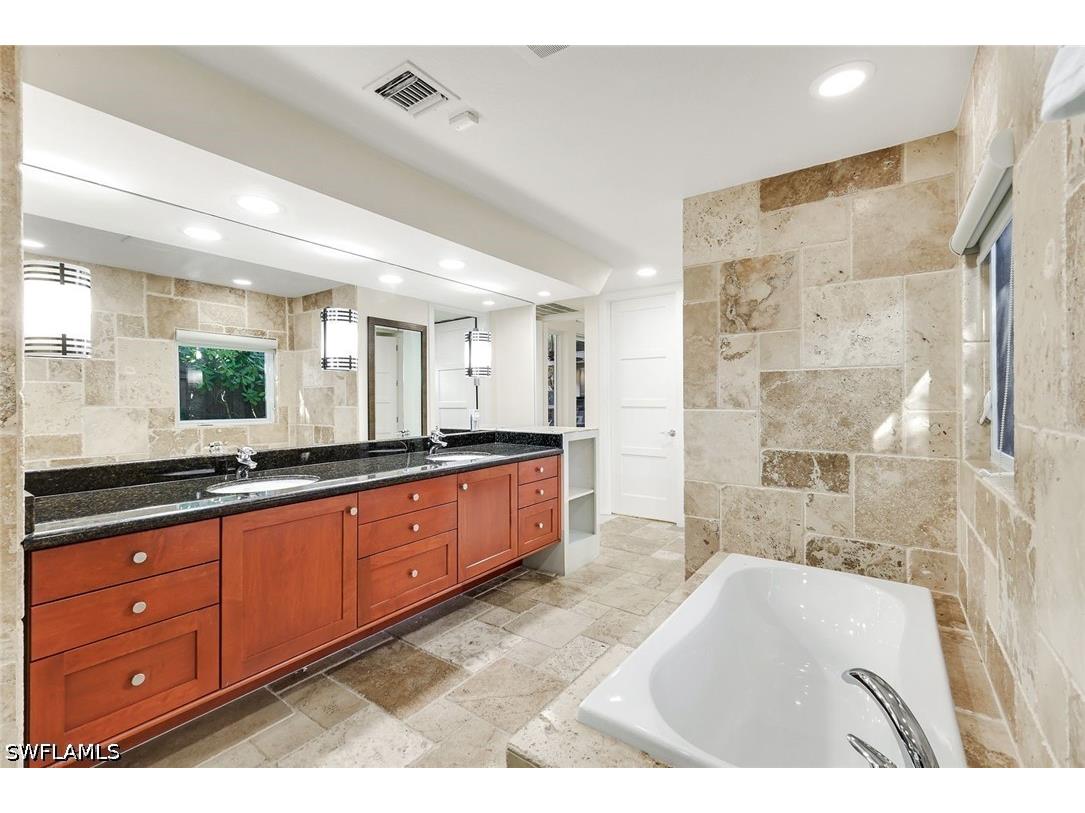 210 Central Avenue Naples FL 34102 226022755 image17
