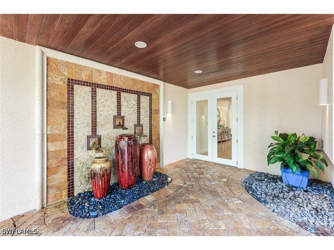 210 Central Avenue Naples FL 34102 226022755 image3