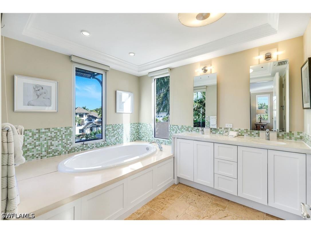 210 Central Avenue Naples FL 34102 226022755 image32