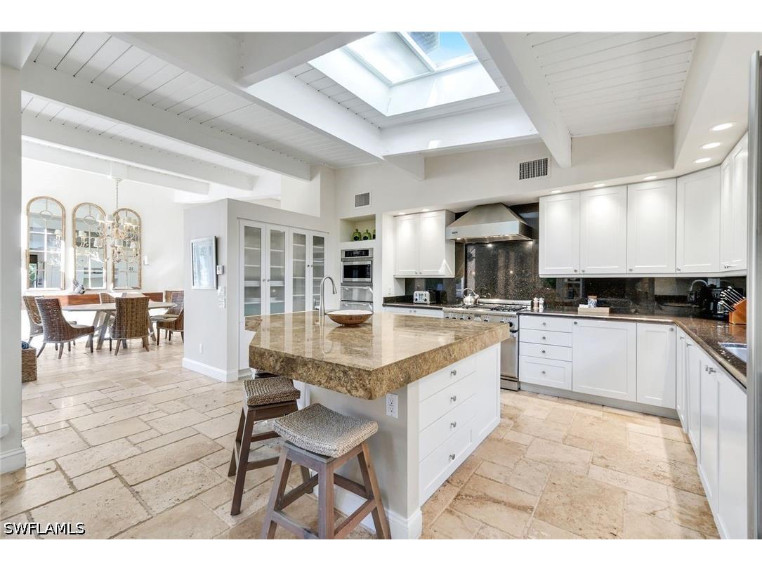 210 Central Avenue Naples FL 34102 226022755 image6