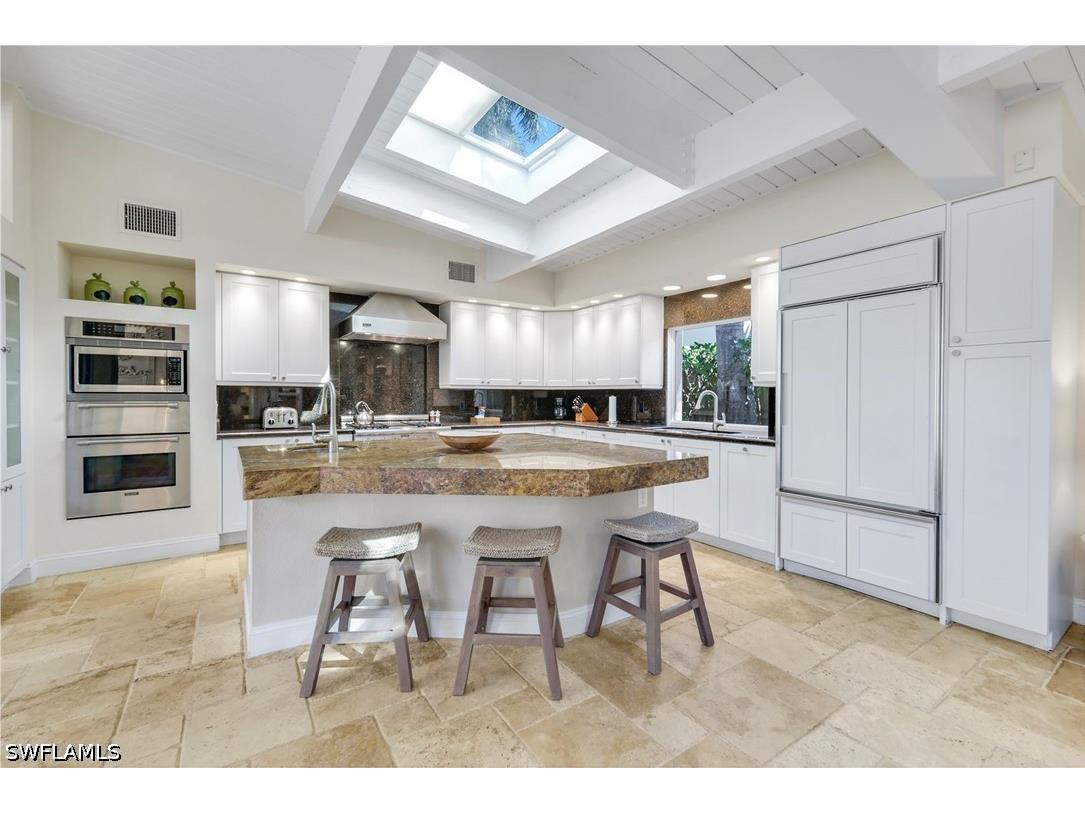 210 Central Avenue Naples FL 34102 226022755 image8