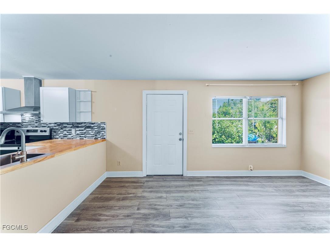 210 Charlotte Avenue Fort Myers FL 33916 2025017685 image2