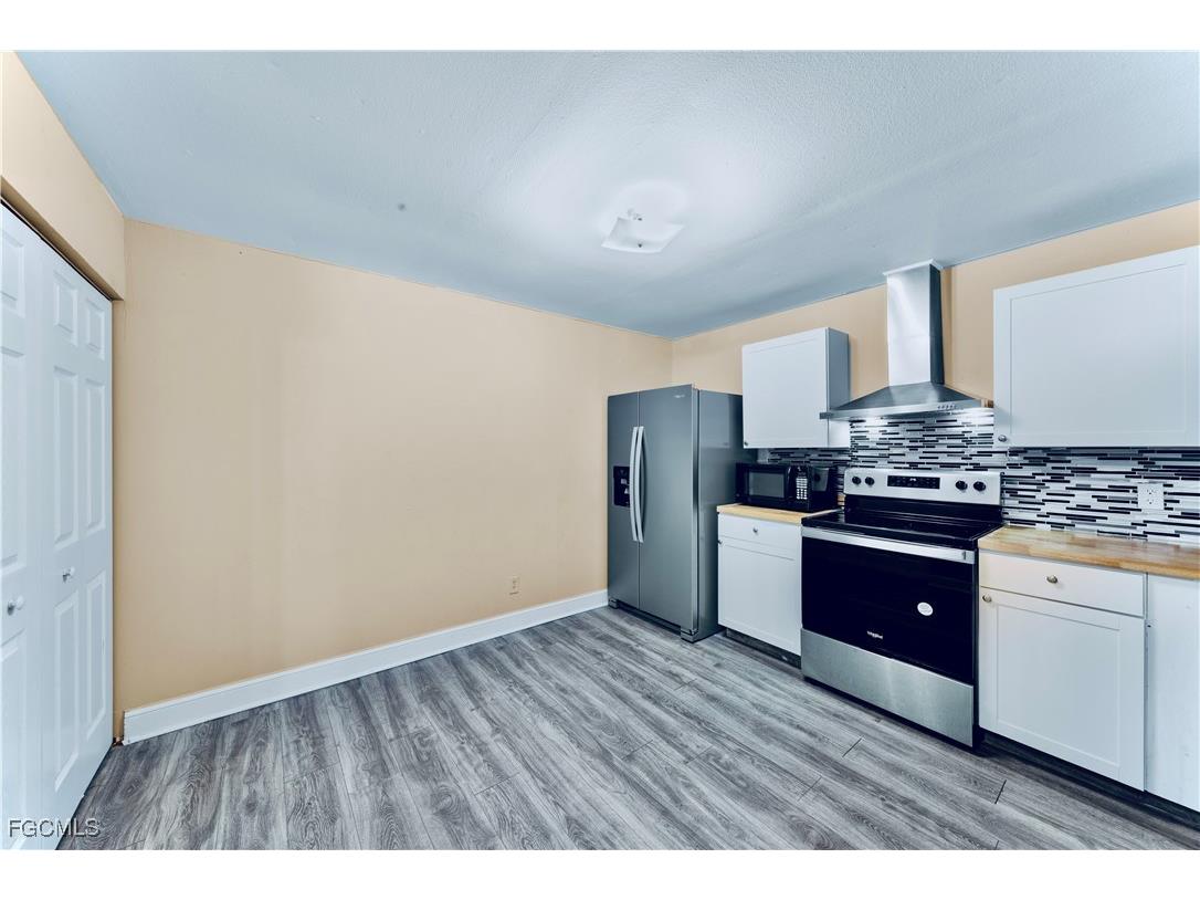 210 Charlotte Avenue Fort Myers FL 33916 2025017685 image5