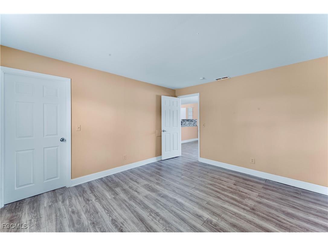 210 Charlotte Avenue Fort Myers FL 33916 2025017685 image8
