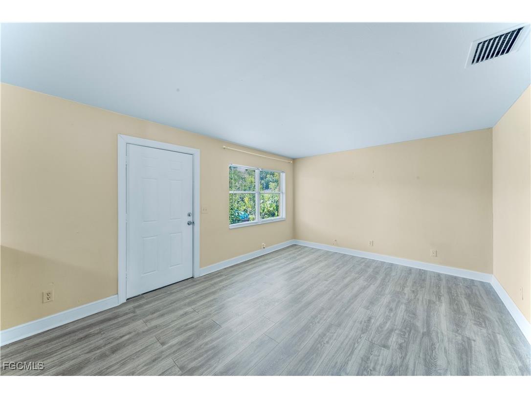 210 Charlotte Avenue Fort Myers FL 33916 2026005995 image6