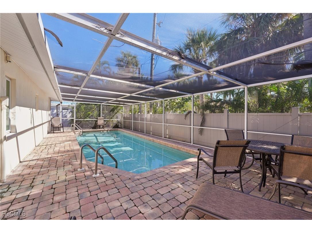 210 Hibiscus Drive Fort Myers Beach FL 33931 2025020914 image2