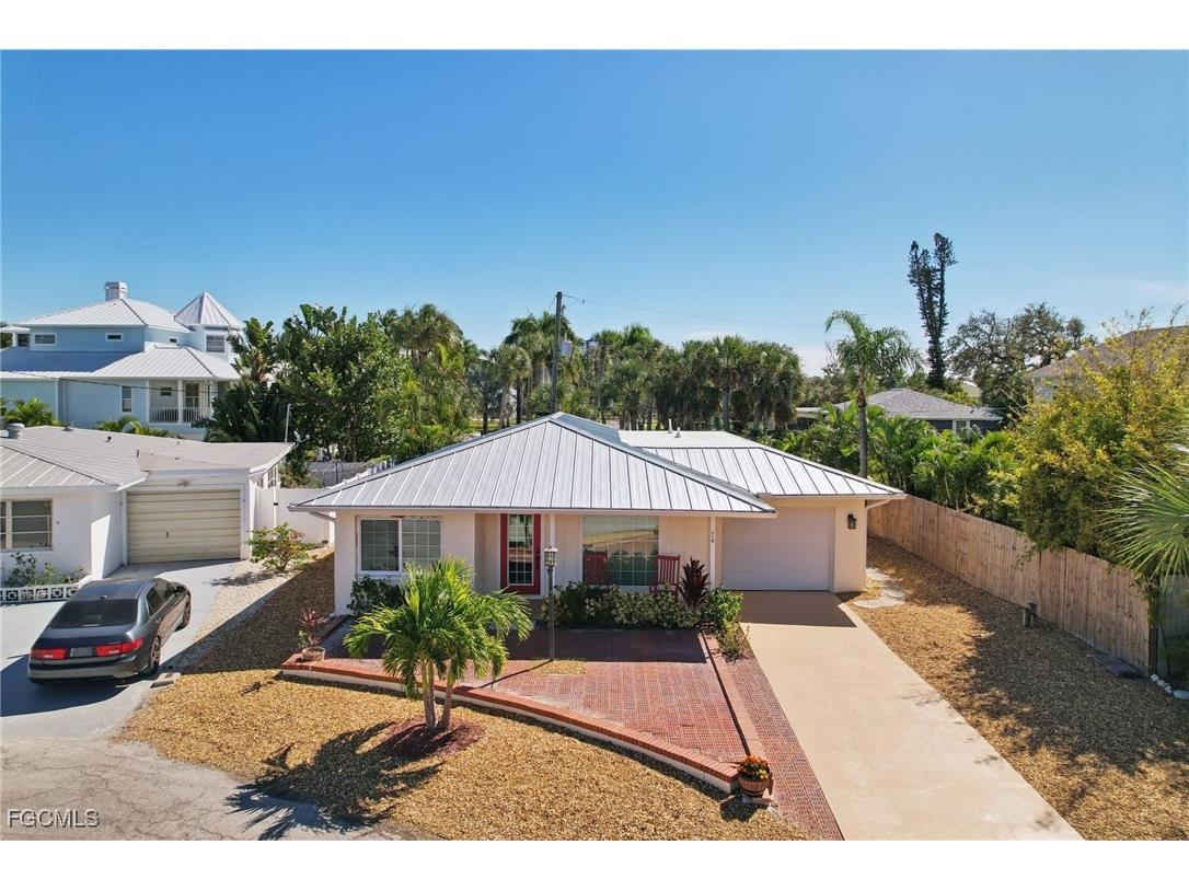 210 Hibiscus Drive Fort Myers Beach FL 33931 2025020914 image29