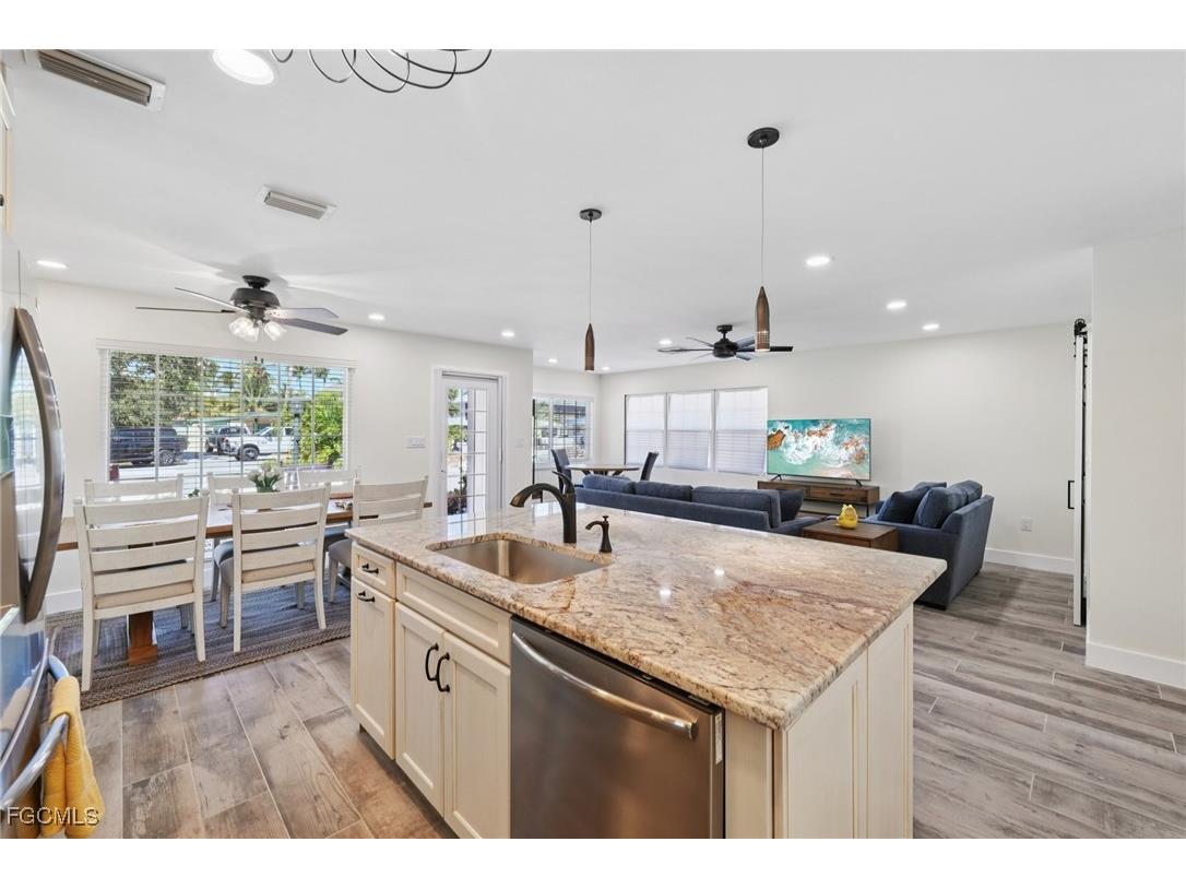 210 Hibiscus Drive Fort Myers Beach FL 33931 2025020914 image3