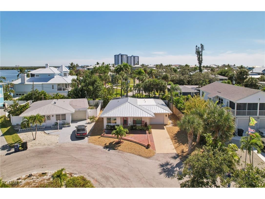 210 Hibiscus Drive Fort Myers Beach FL 33931 2025020914 image30