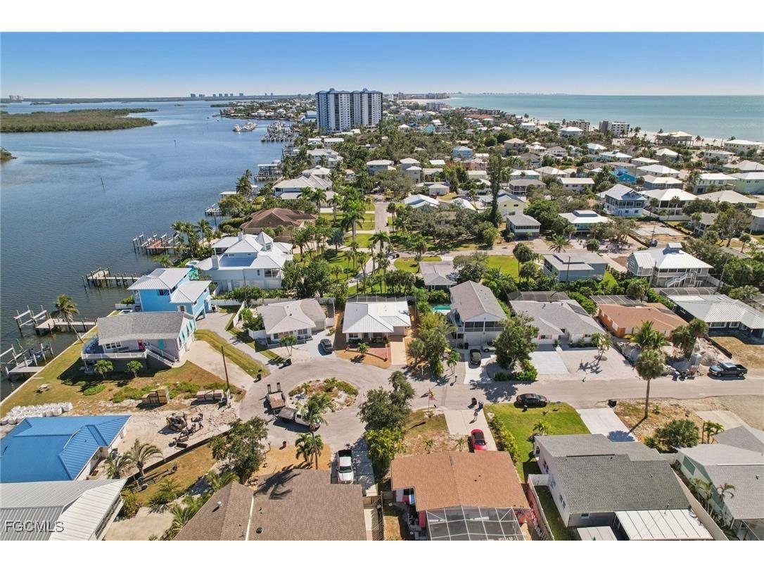 210 Hibiscus Drive Fort Myers Beach FL 33931 2025020914 image34