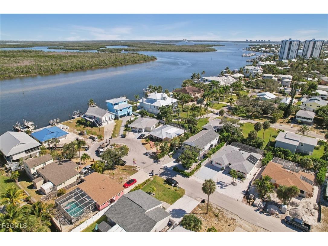 210 Hibiscus Drive Fort Myers Beach FL 33931 2025020914 image35