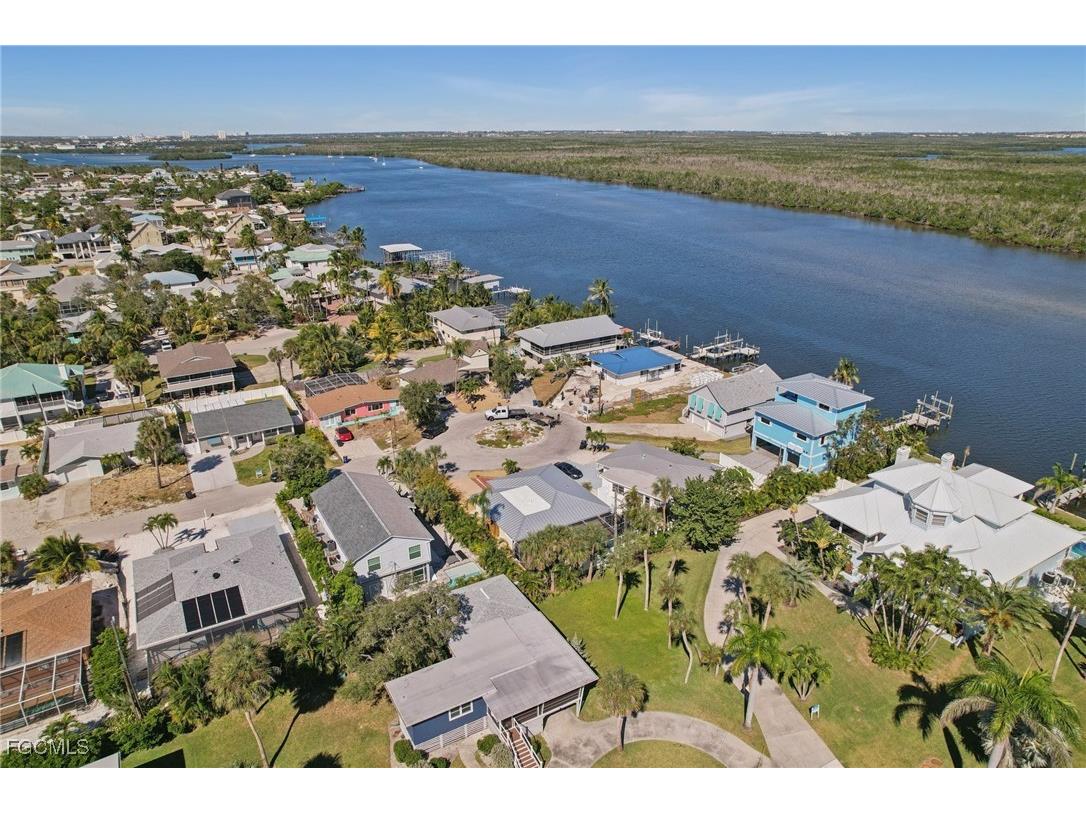 210 Hibiscus Drive Fort Myers Beach FL 33931 2025020914 image36