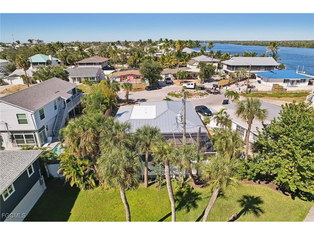 210 Hibiscus Drive Fort Myers Beach FL 33931 2025020914 image38