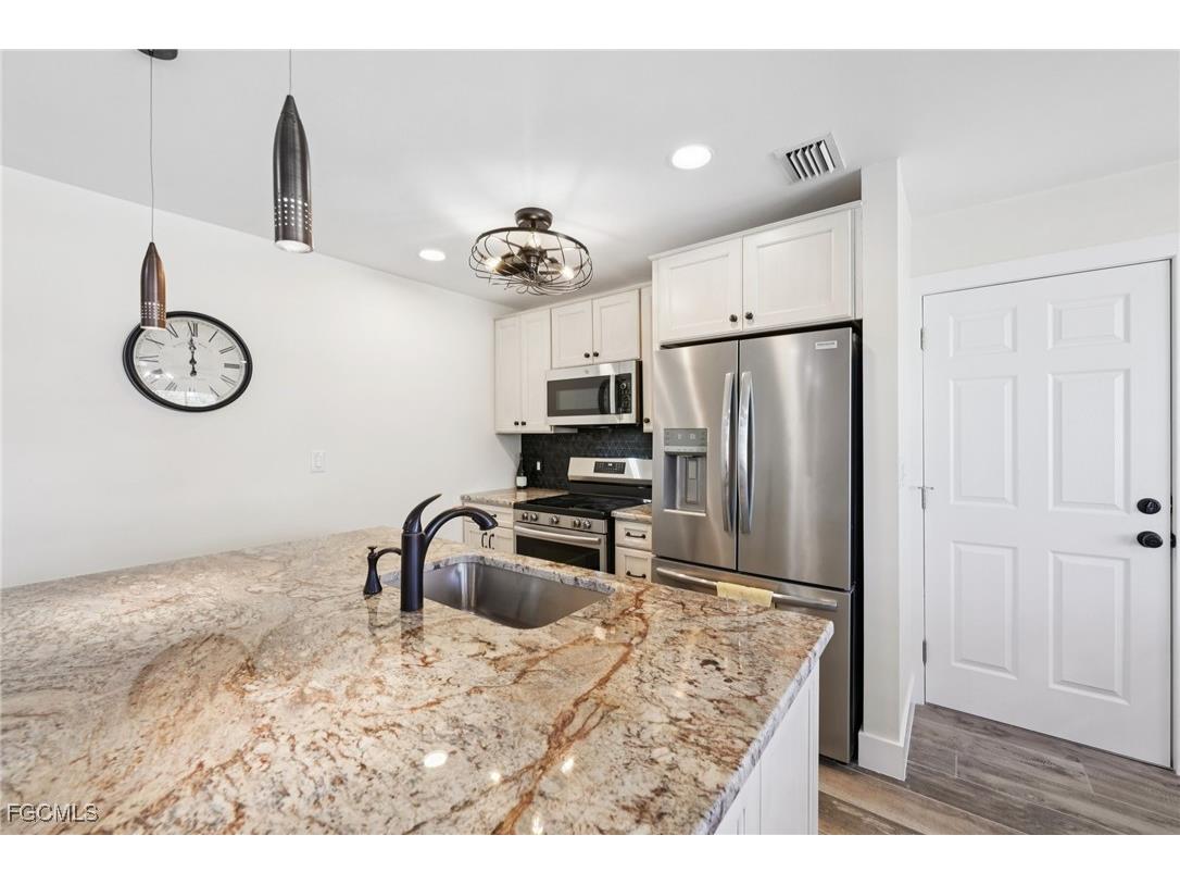 210 Hibiscus Drive Fort Myers Beach FL 33931 2025020914 image6