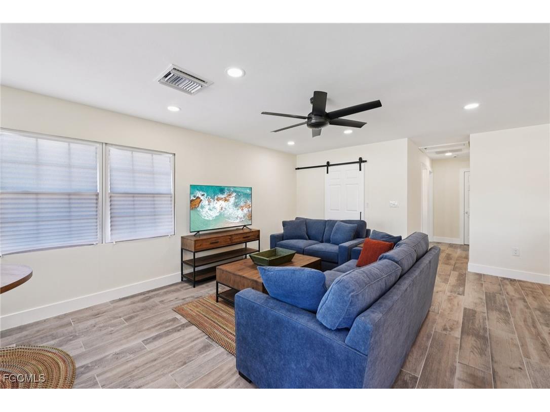 210 Hibiscus Drive Fort Myers Beach FL 33931 2025020914 image8