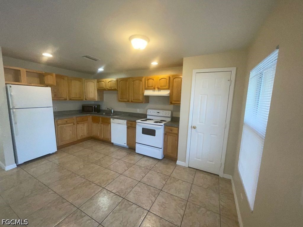 210 Hightower Avenue S Lehigh Acres FL 33973 2026028625 image3