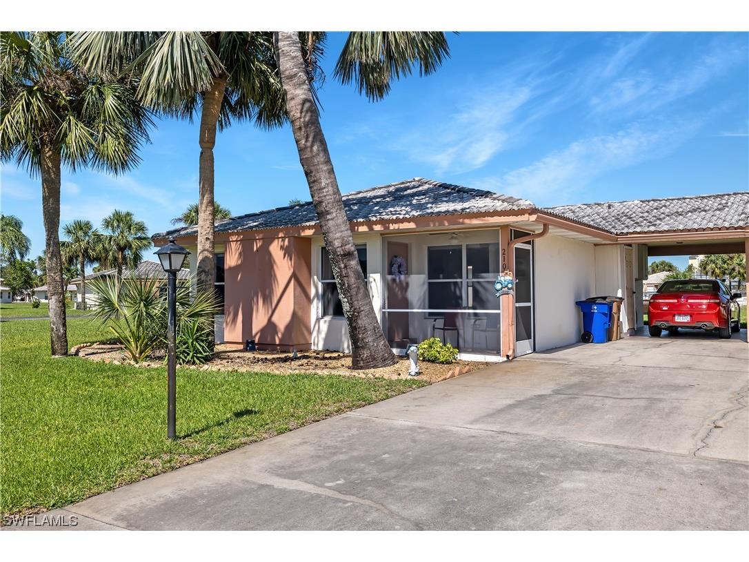 210 Oakmont Parkway Lehigh Acres FL 33936 223032477 image1