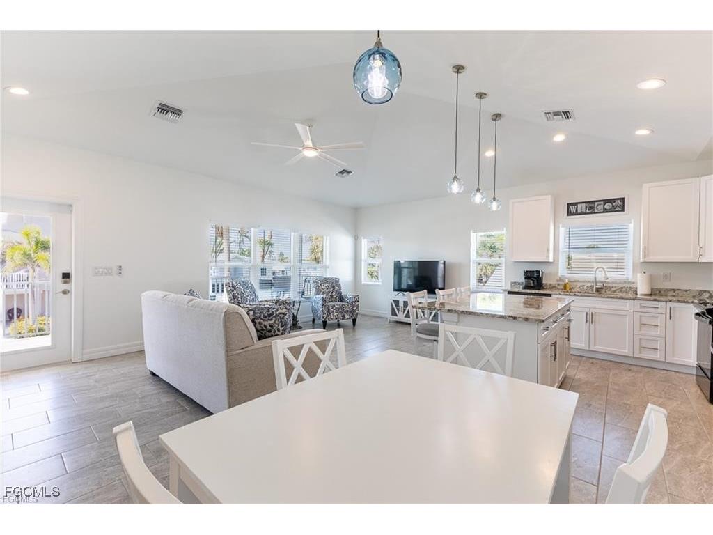 210 Pearl Street Fort Myers Beach FL 33931 2026000002 image8