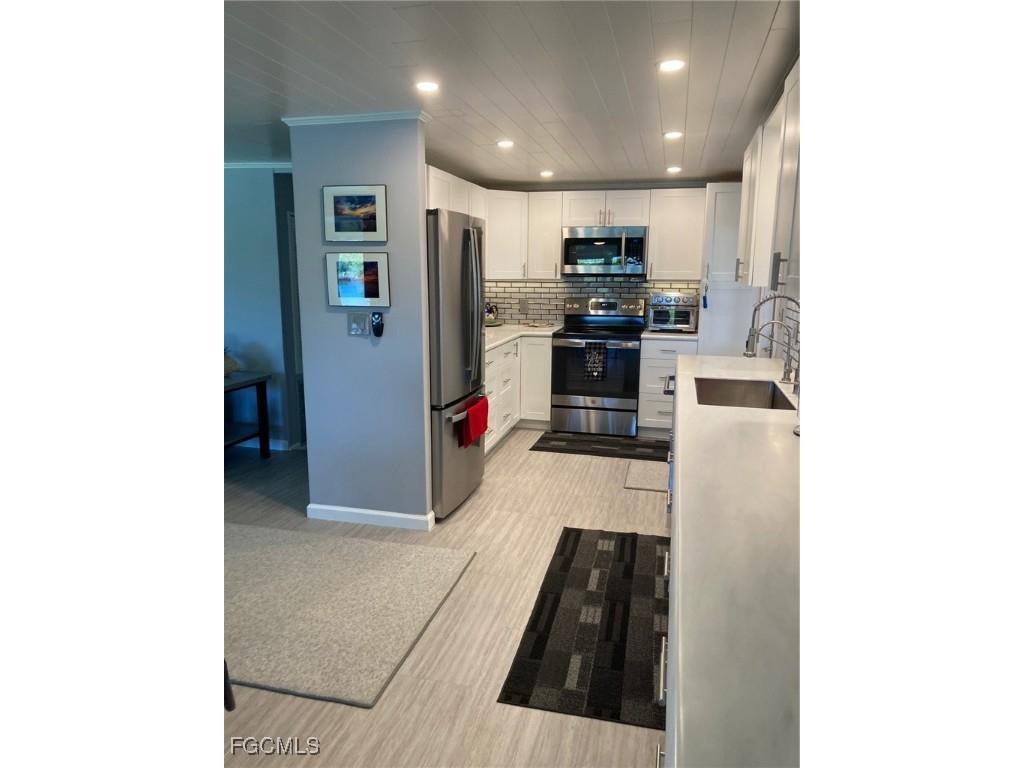 210 Sun Circle Fort Myers FL 33905 2025013236 image4