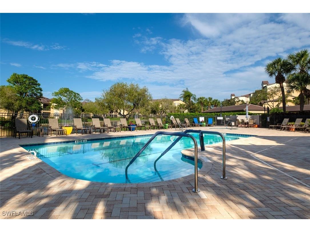 210 Vintage Circle #C103 Naples FL 34119 225034419 image1