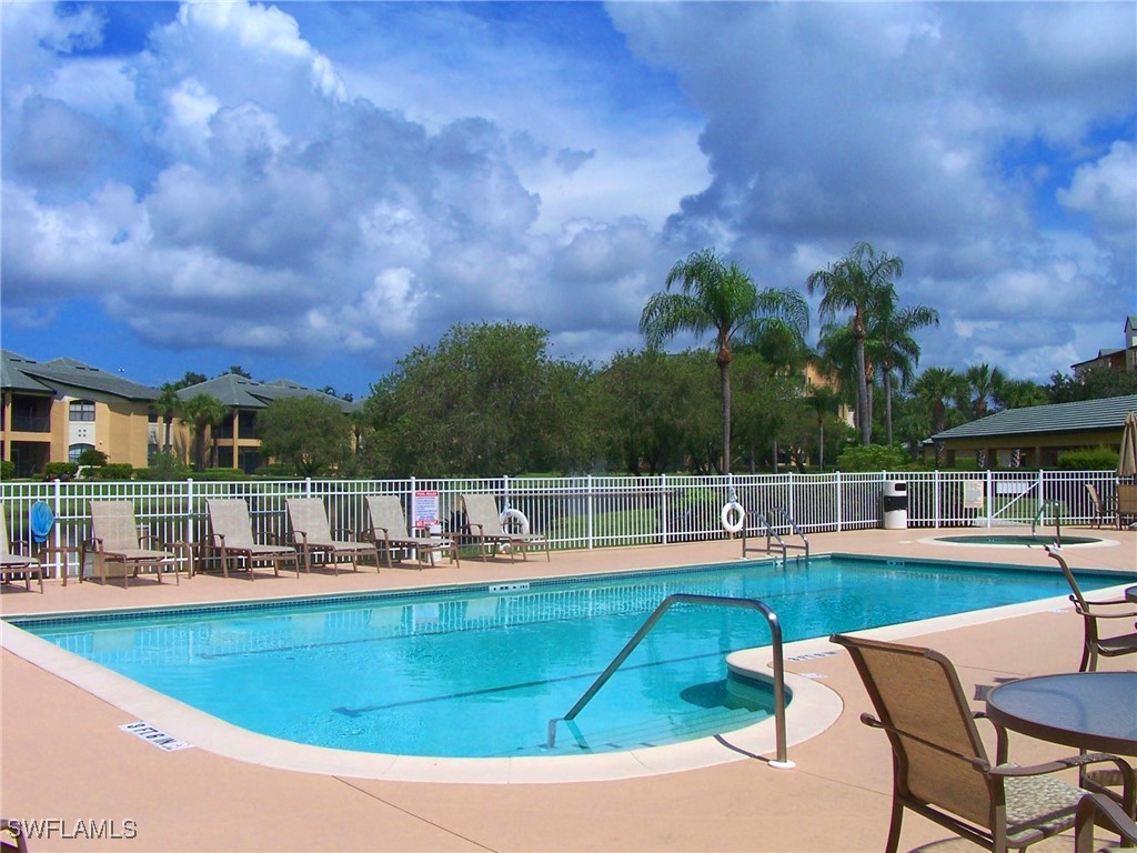 210 Vintage Circle #C401 Naples FL 34119 225067679 image1