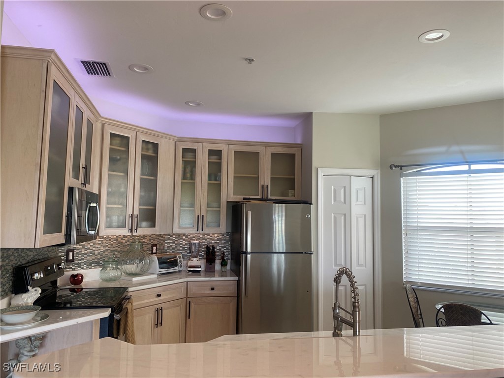 210 Vintage Circle #C401 Naples FL 34119 225067679 image9