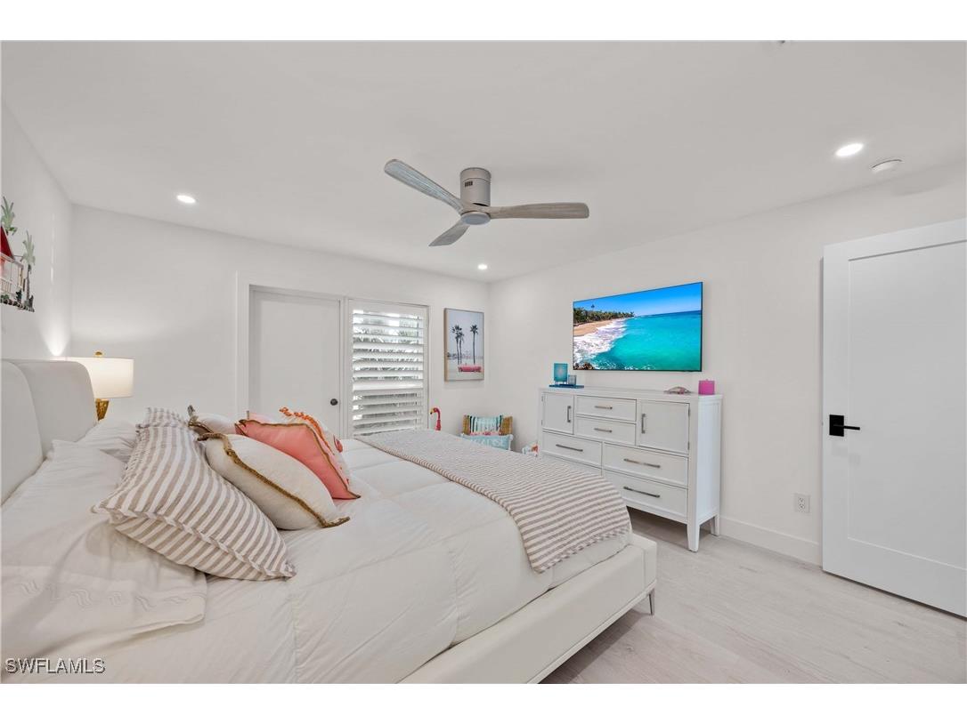 2100 Gulf Shore Boulevard N #101 Naples FL 34102 225074868 image17