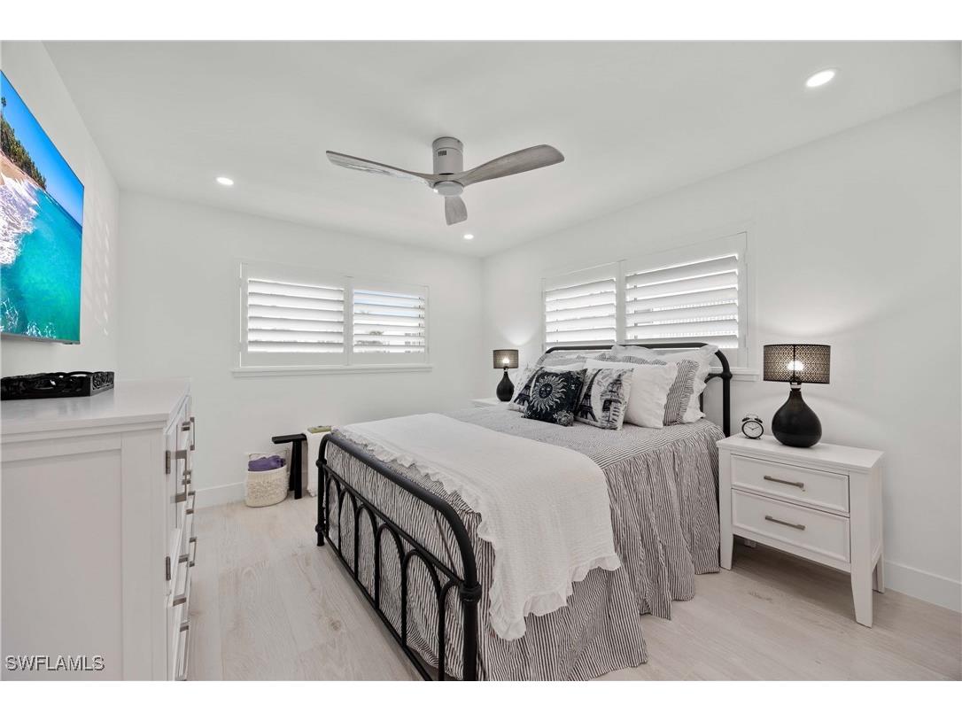 2100 Gulf Shore Boulevard N #101 Naples FL 34102 225074868 image18