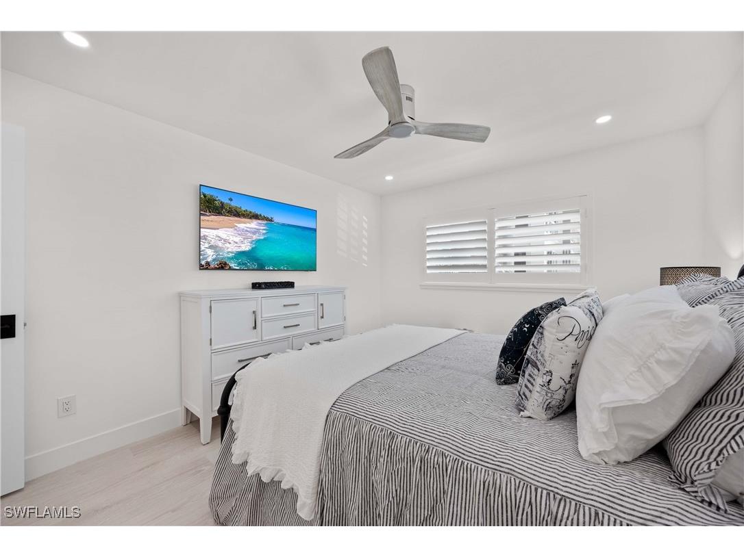 2100 Gulf Shore Boulevard N #101 Naples FL 34102 225074868 image19