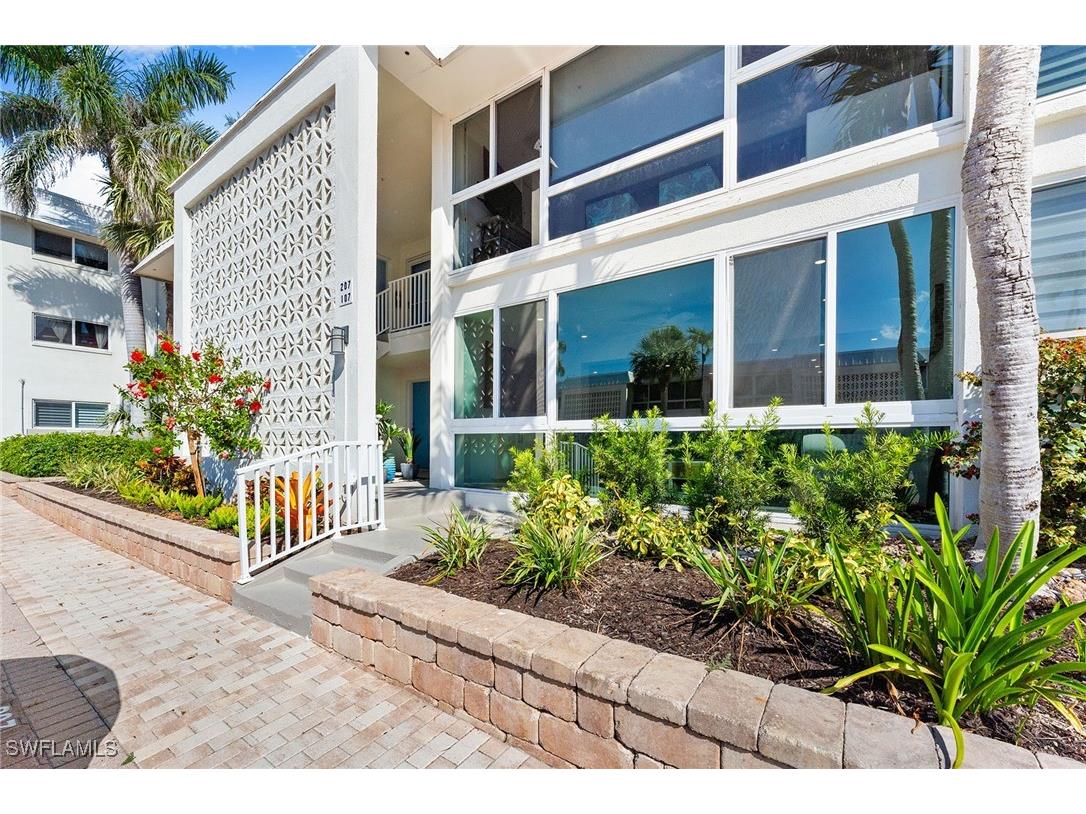 2100 Gulf Shore Boulevard N #107 Naples FL 34102 225076655 image30
