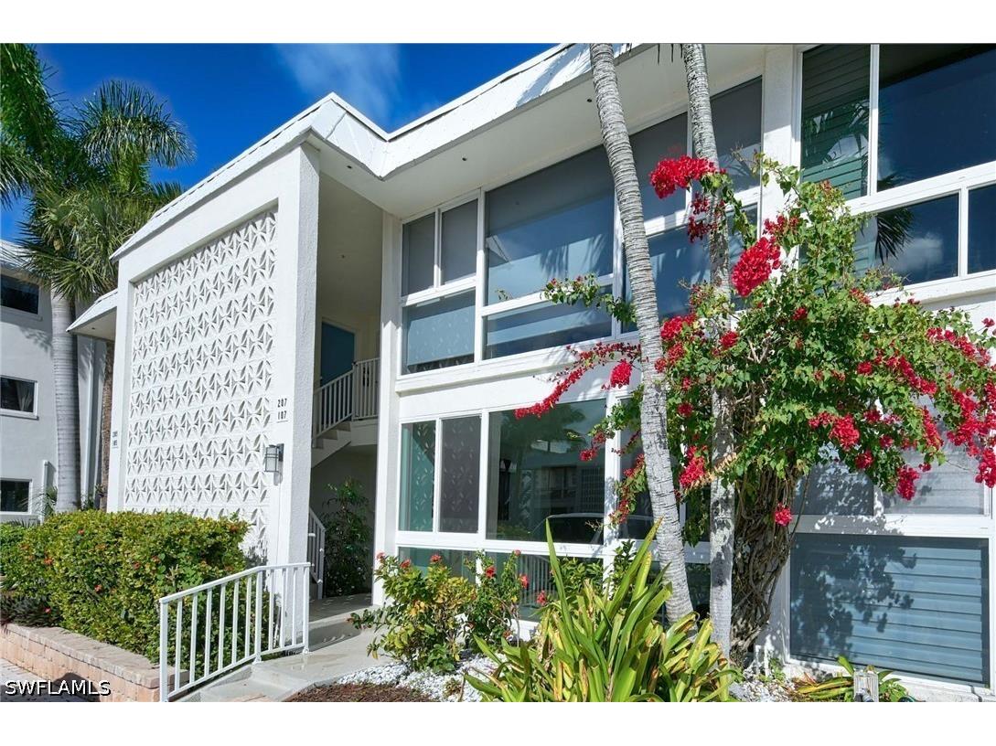 2100 Gulf Shore Boulevard N #107 Naples FL 34102 226020211 image4
