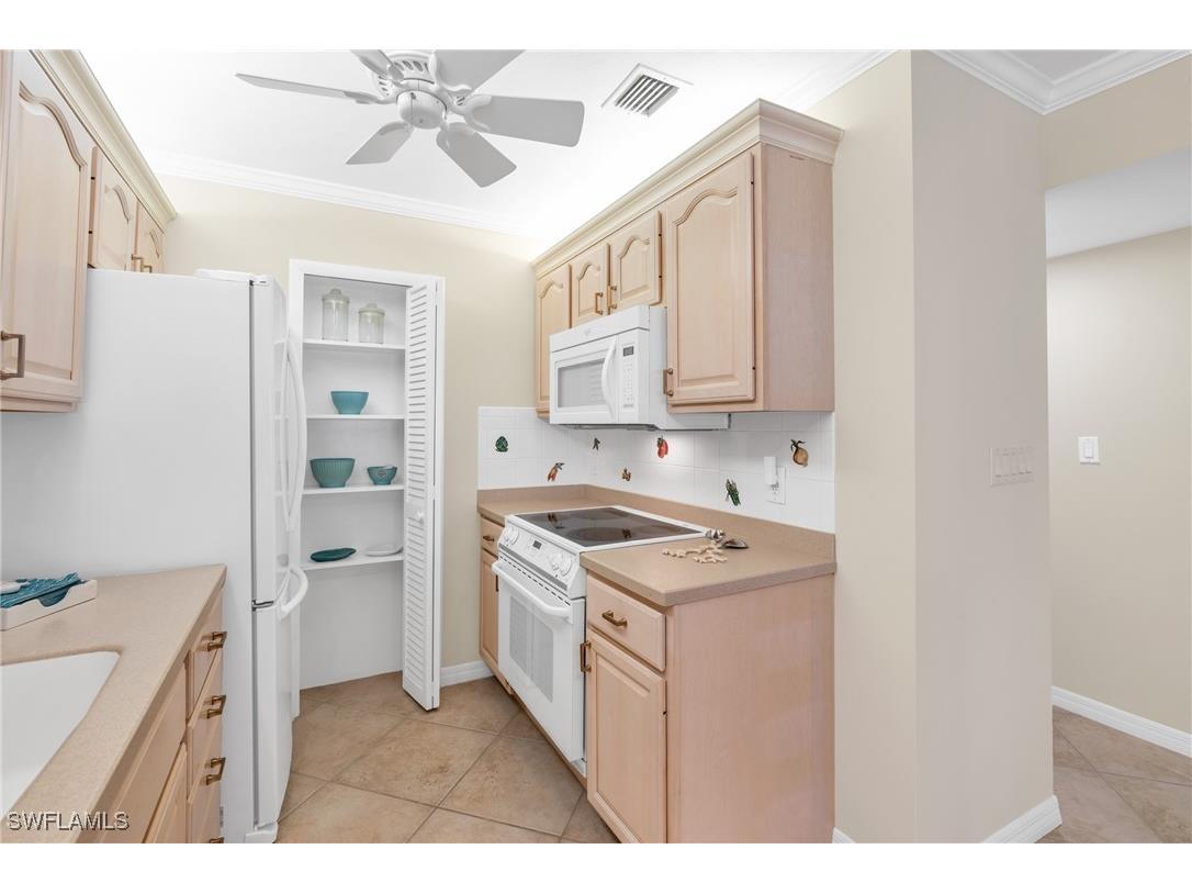 2100 Gulf Shore Boulevard N #206 Naples FL 34102 225081437 image16