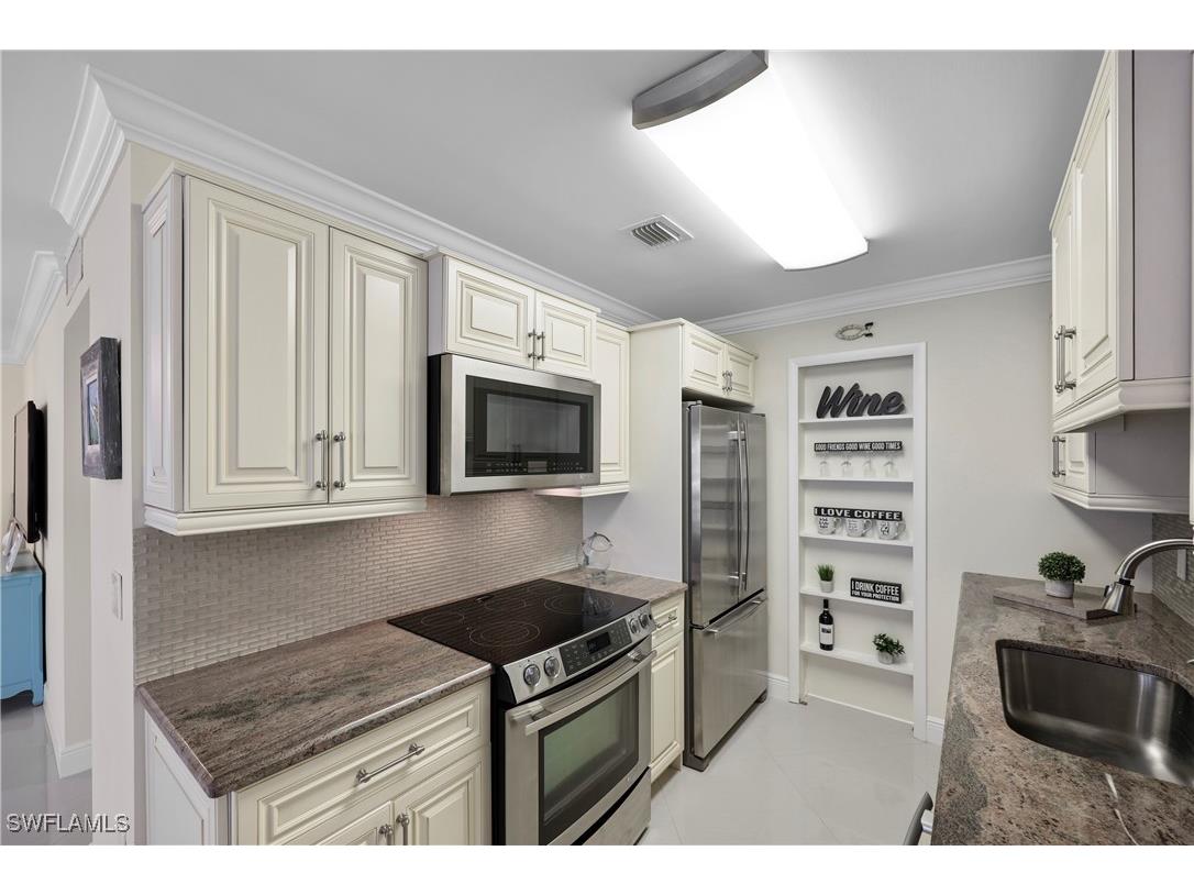 2100 Gulf Shore Boulevard N #212 Naples FL 34102 225078222 image15