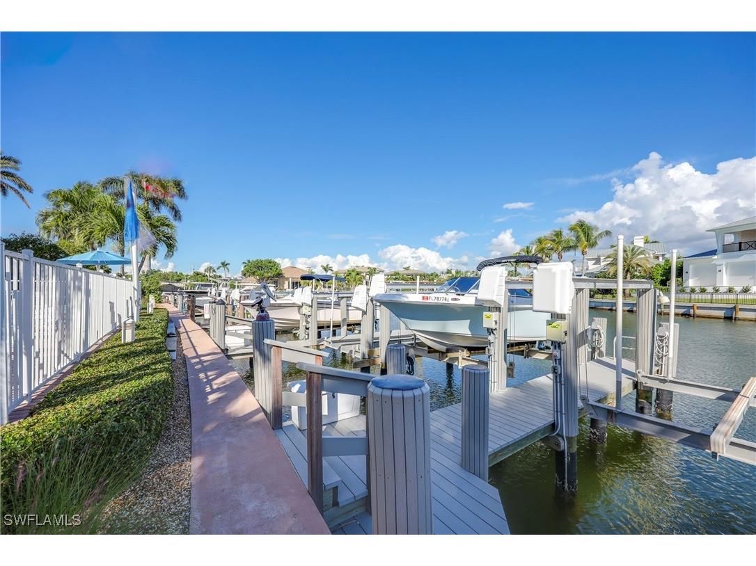 2100 Gulf Shore Boulevard N #212 Naples FL 34102 225078222 image29