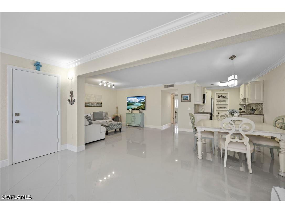 2100 Gulf Shore Boulevard N #212 Naples FL 34102 226019733 image6