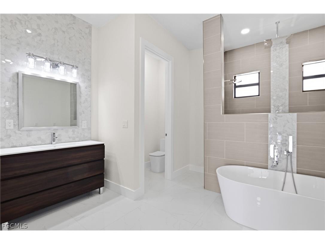 2100 NW 21st Street Cape Coral FL 33993 2025011843 image14